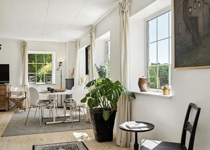 On Haervejen In Dollerup Hills * Viborg